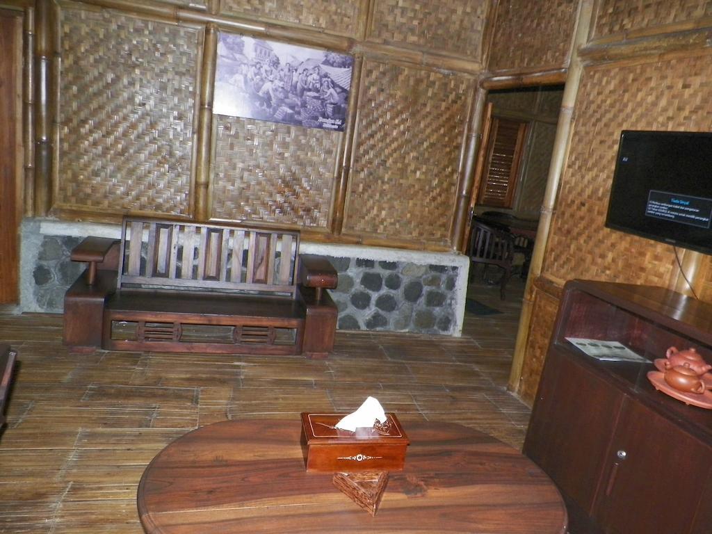 Villa Kampung Karuhun Sutan Raja Bandung Habitación foto