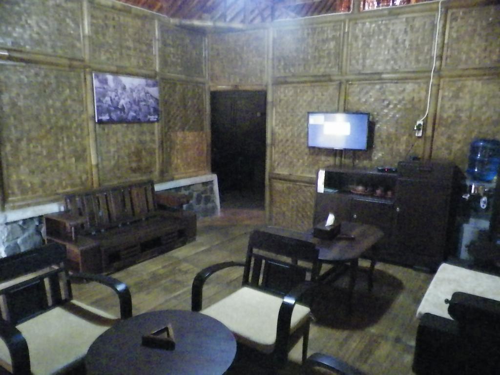 Villa Kampung Karuhun Sutan Raja Bandung Habitación foto