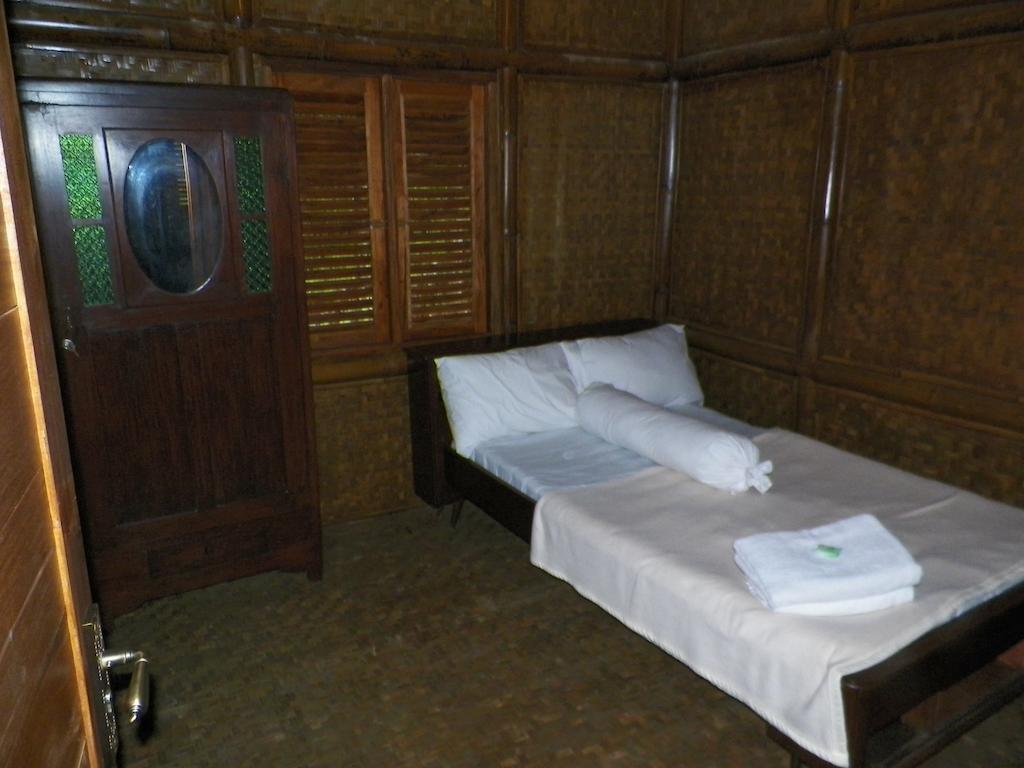 Villa Kampung Karuhun Sutan Raja Bandung Habitación foto