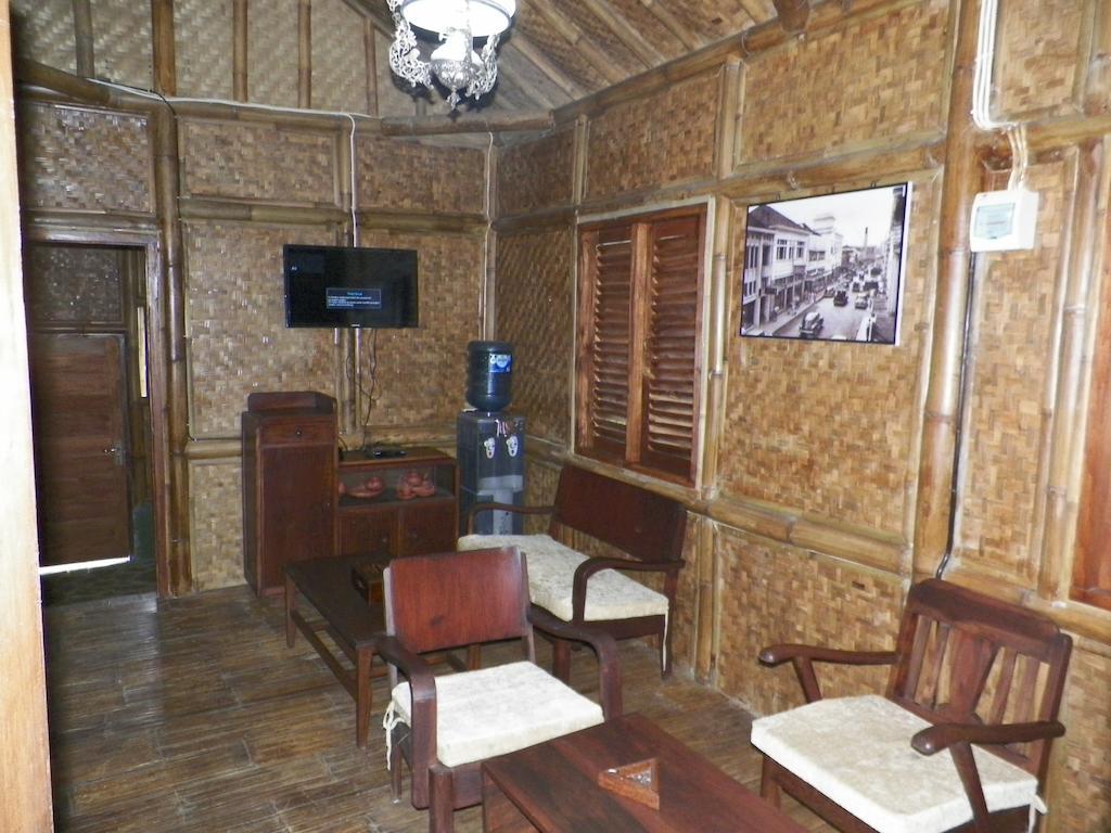Villa Kampung Karuhun Sutan Raja Bandung Habitación foto