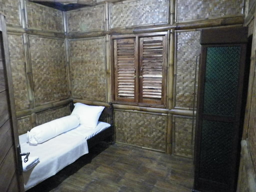 Villa Kampung Karuhun Sutan Raja Bandung Habitación foto