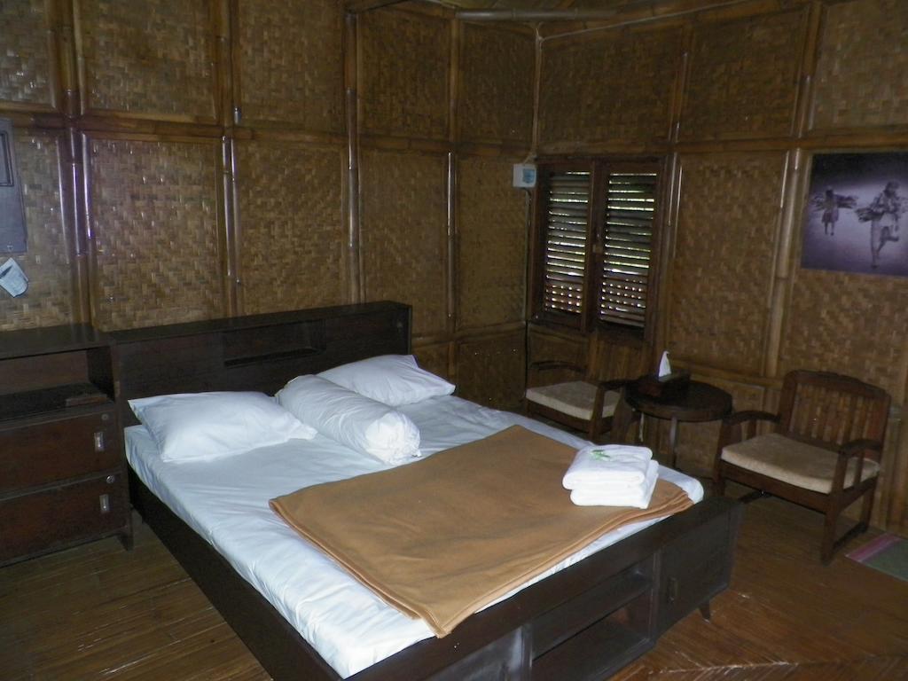 Villa Kampung Karuhun Sutan Raja Bandung Habitación foto