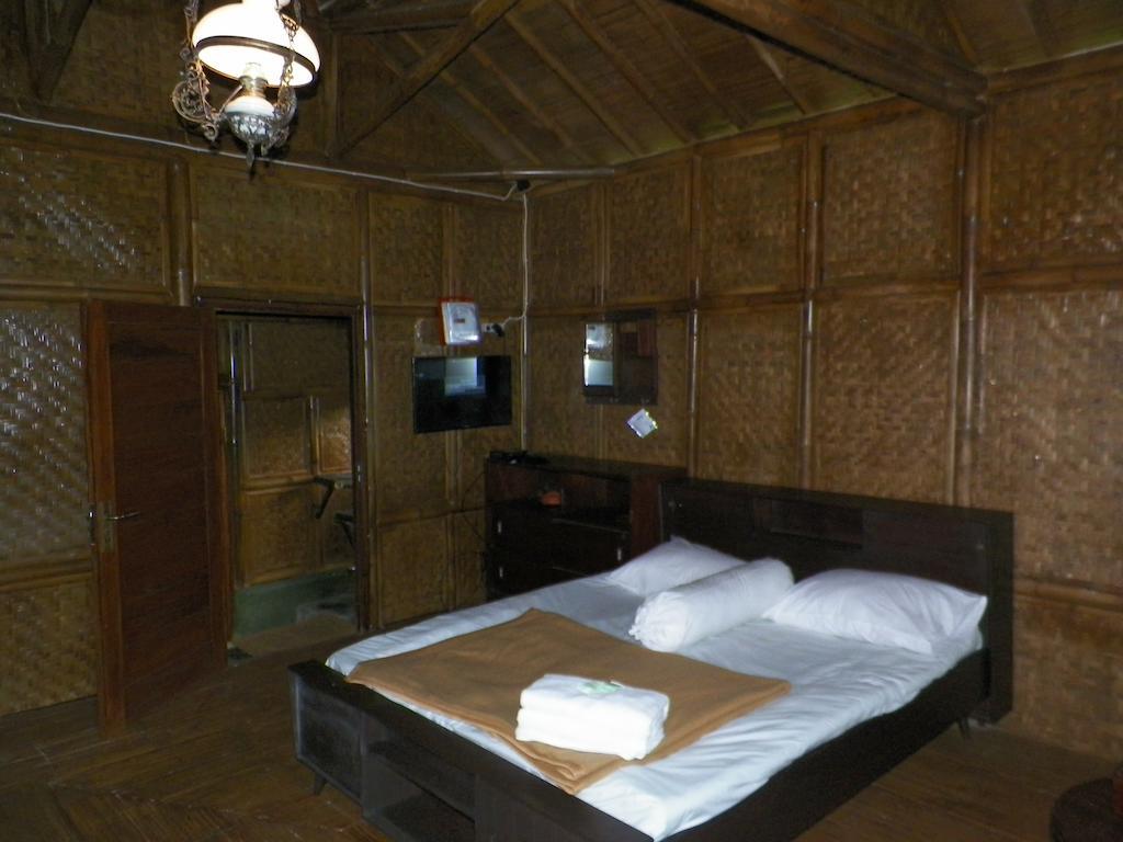 Villa Kampung Karuhun Sutan Raja Bandung Habitación foto